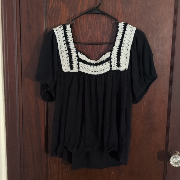 Lucky Brand Black With Cream Crochet Blouse Size XL - Picture 5 of 6